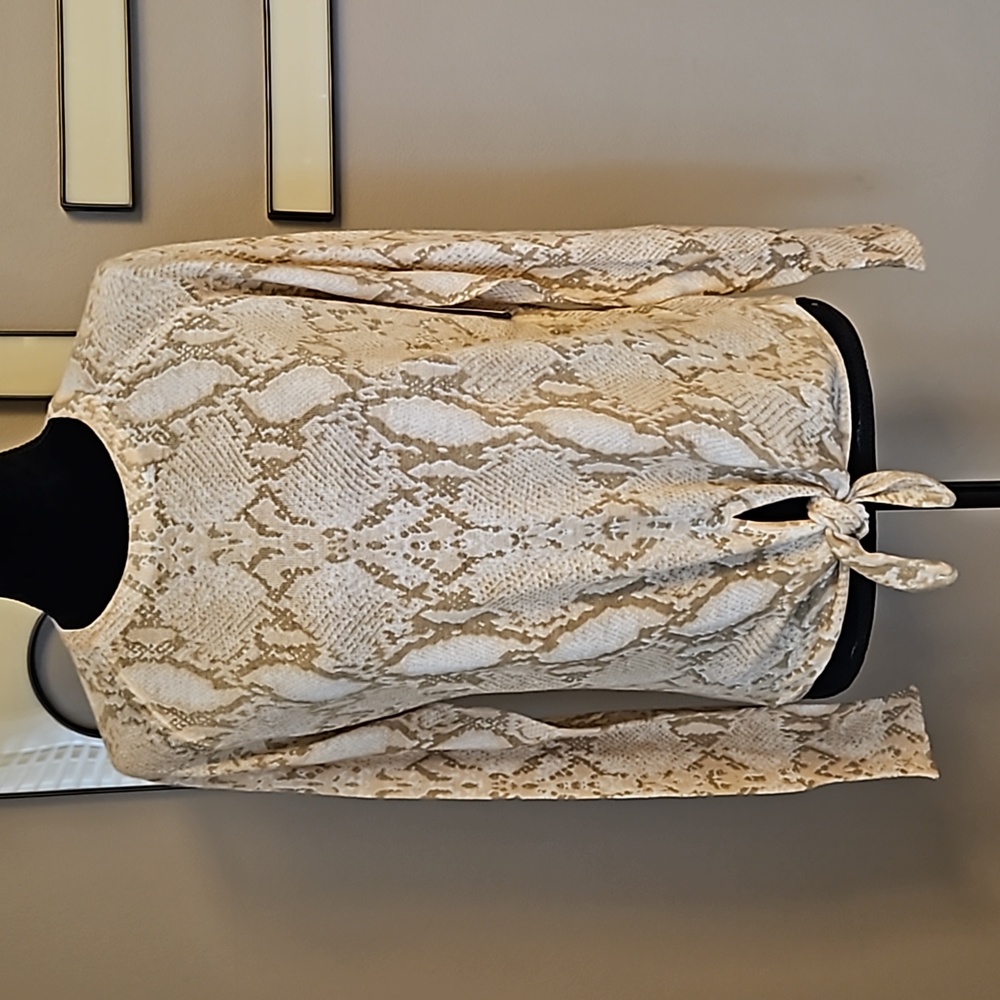 Olivaceous Reptile Print Lightweight Sweater